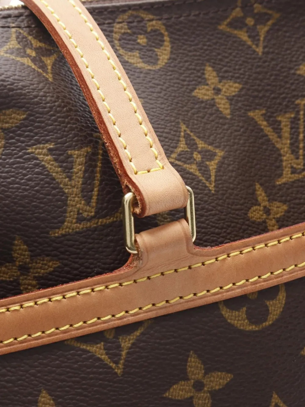 Pre-OwnedLouis Vuitton Pre-Owned2004  Kusan GM Monogram leather shoulder bag