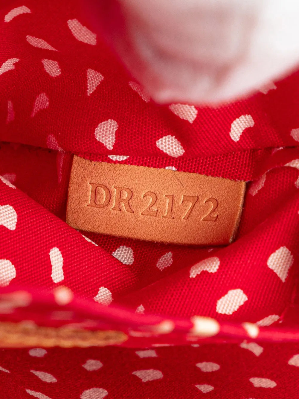 Pre-OwnedLouis Vuitton Pre-Owned2012 Yayoi Kusama Monogram Vernis Dots Infinity Pochette Accessoires shoulder bag