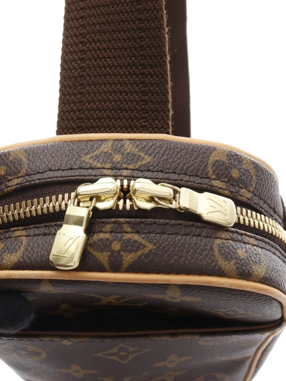 Pre-OwnedLouis Vuitton Pre-Owned2010 Pochette Ganju body bag
