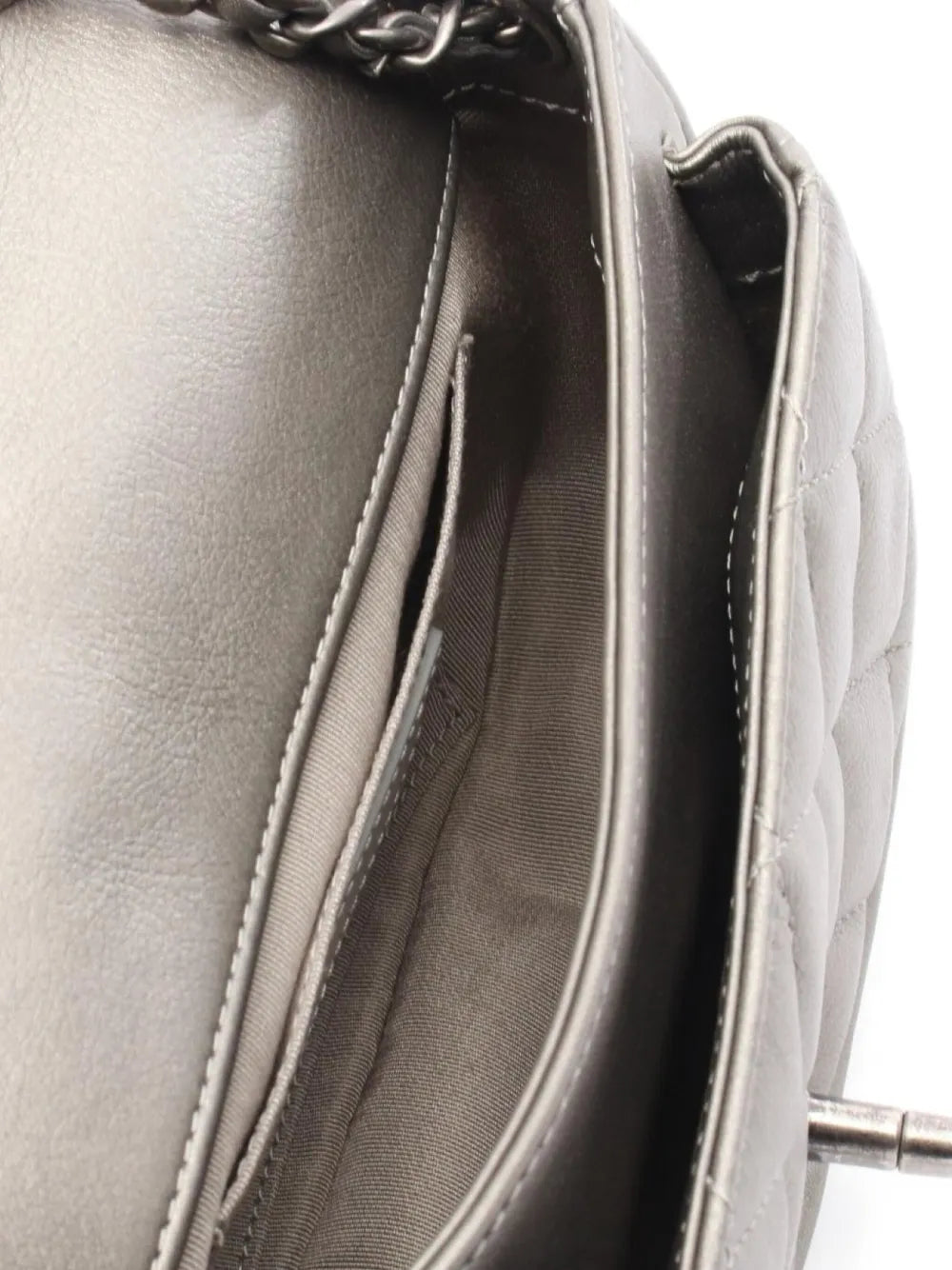Pre-OwnedCHANEL Pre-Owned2021 chain shoulder bag