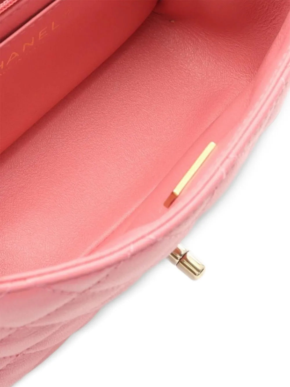 Pre-OwnedCHANEL Pre-Owned2021 mini matelassé handbag