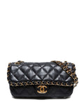 Pre-OwnedCHANEL Pre-Owned2010-2011 chain-edge flap shoulder bag
