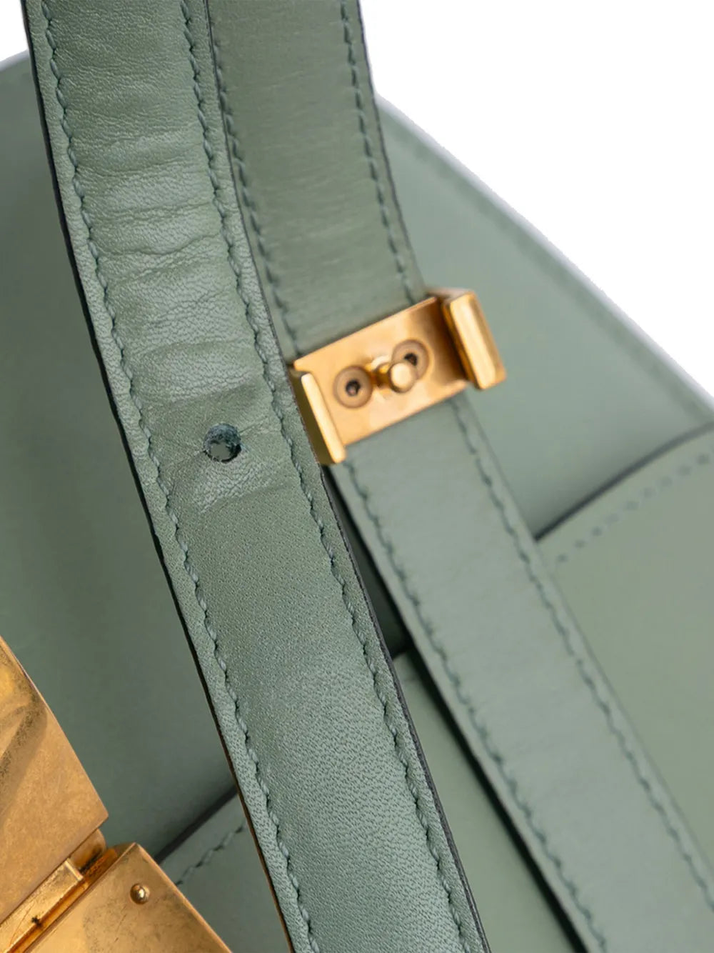 Pre-OwnedCeline Pre-Owned2011 Medium Calfskin Classic Box crossbody bag