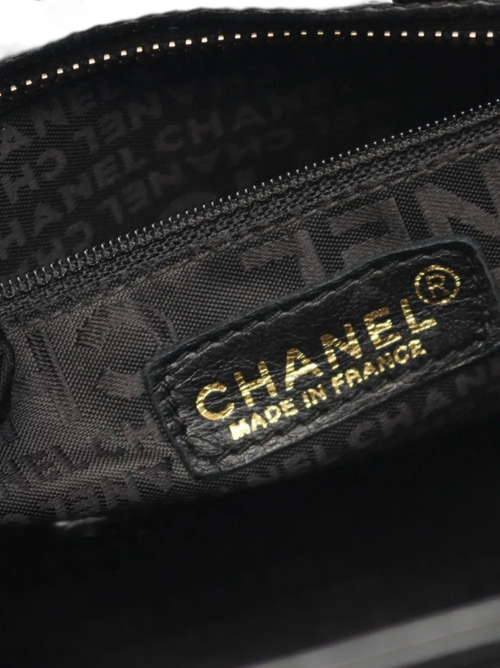 Pre-OwnedCHANEL Pre-Owned2002-2003 quilted lambskin tote bag