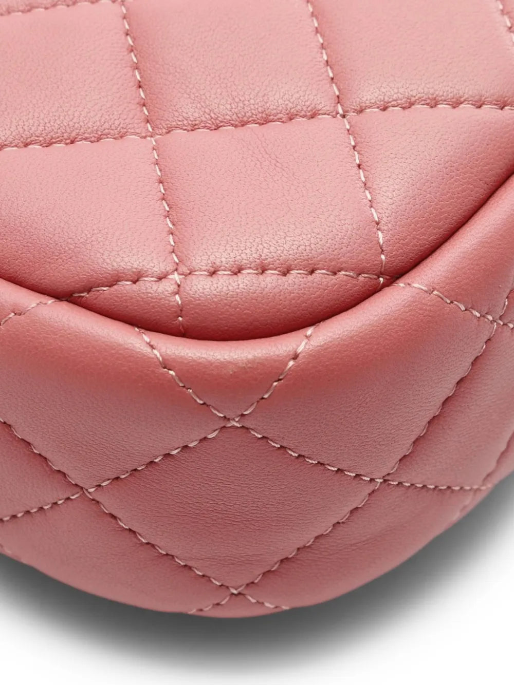 Pre-OwnedCHANEL Pre-Owned2019 matelasse quilted chain cross body bag