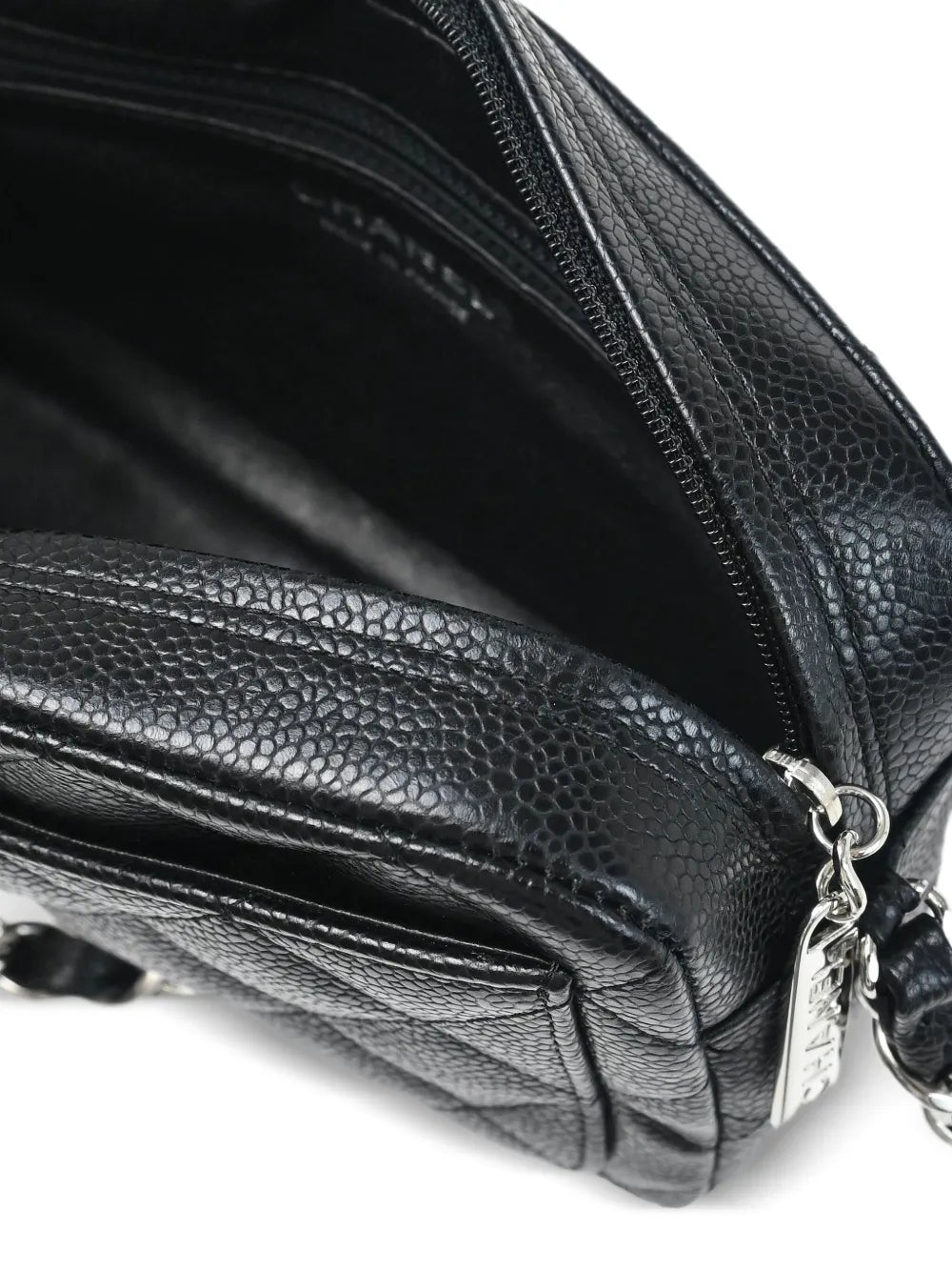 Pre-OwnedCHANEL Pre-Owned2006 quilted chain camera bag