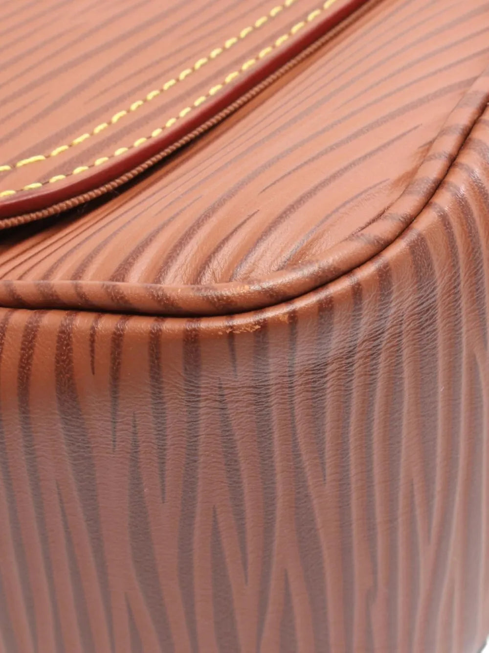 Pre-OwnedLouis Vuitton Pre-Owned2021s Montsouris messenger bag