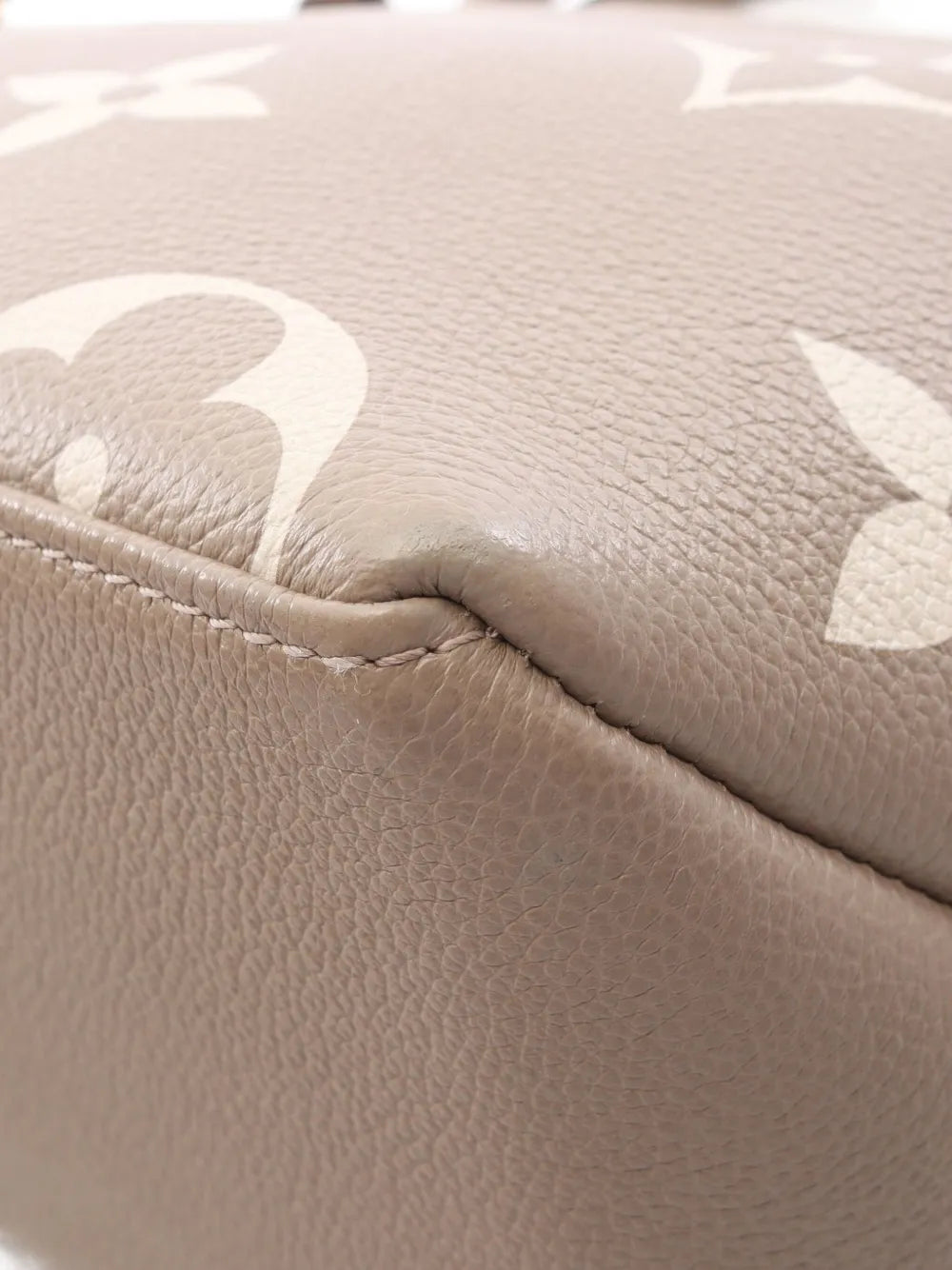 Pre-OwnedLouis Vuitton Pre-Owned2010s Petit Pare PM monogram tote bag