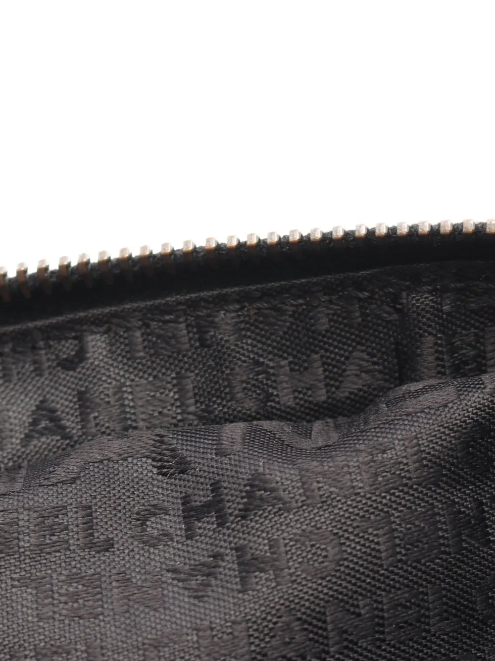 Pre-OwnedCHANEL Pre-Owned2005-2006 chain-print shoulder bag