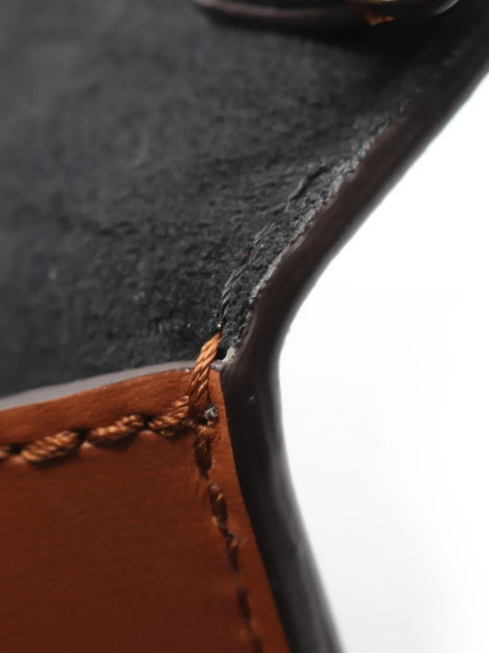 Pre-OwnedLouis Vuitton Pre-Owned2021 Micro Dauphine Monogram-Reverse shoulder bag