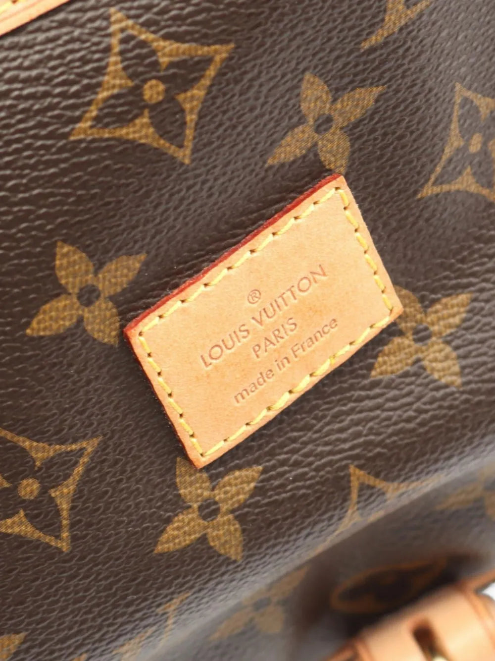 Pre-OwnedLouis Vuitton Pre-Owned2011 Saumur 30 shoulder bag