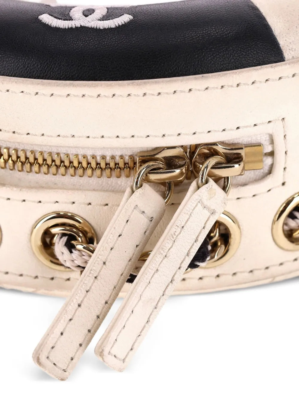 Pre-OwnedCHANEL Pre-OwnedLa Pausa Lifesaver cross body bag