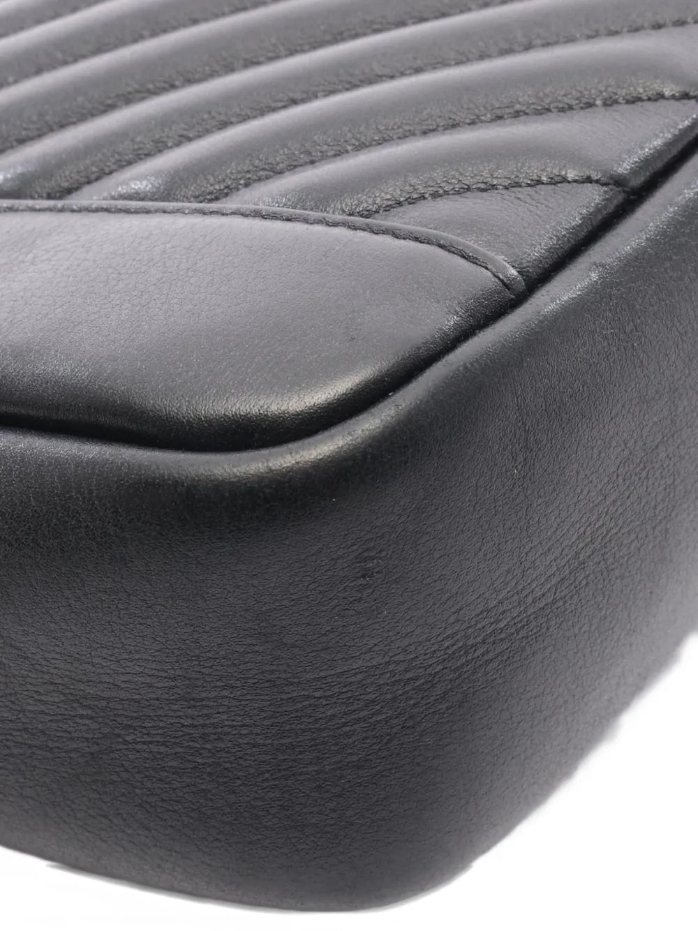 Pre-OwnedCHANEL Pre-Owned2019 chevron-quilting shoulder bag