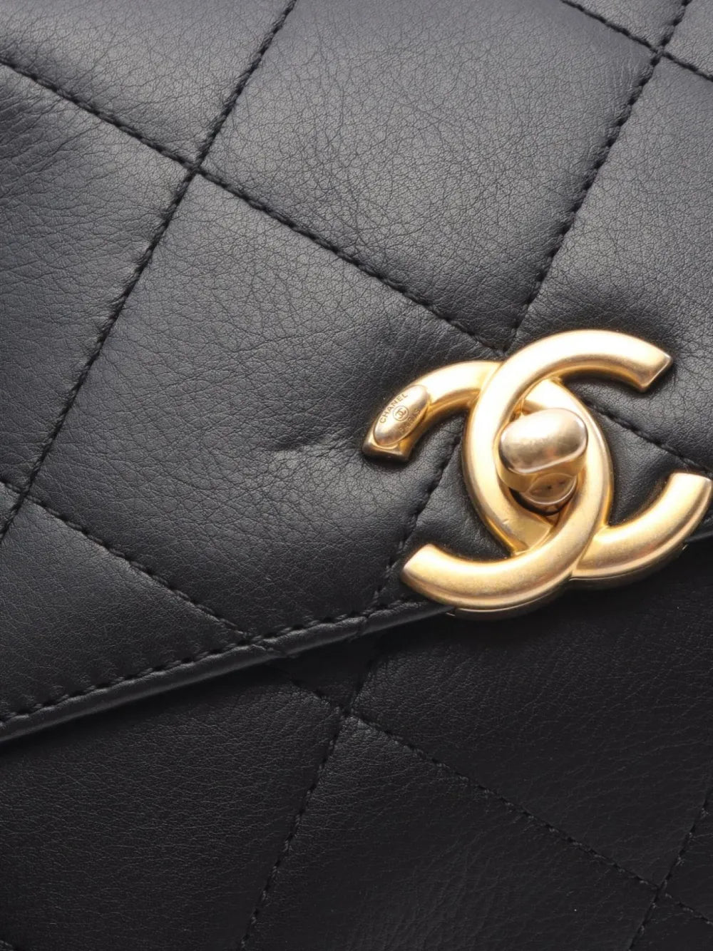 Pre-OwnedCHANEL Pre-Owned2021 Flap matelassé-quilting chain-strap shoulde bag