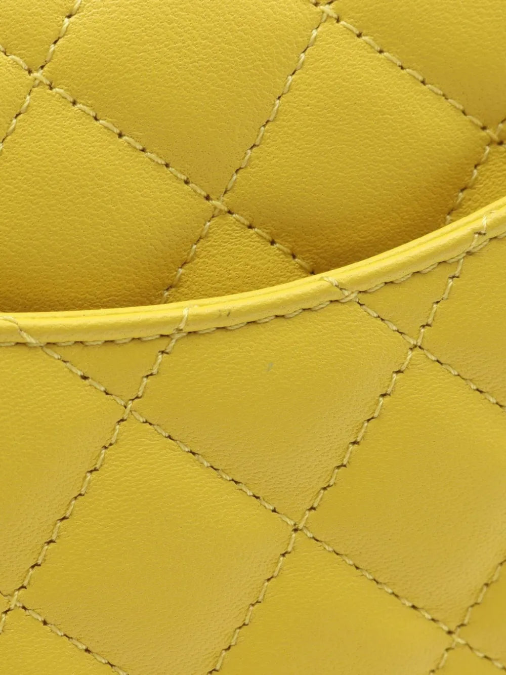 Pre-OwnedCHANEL Pre-Owned2021 mini Classic Flap shoulder bag