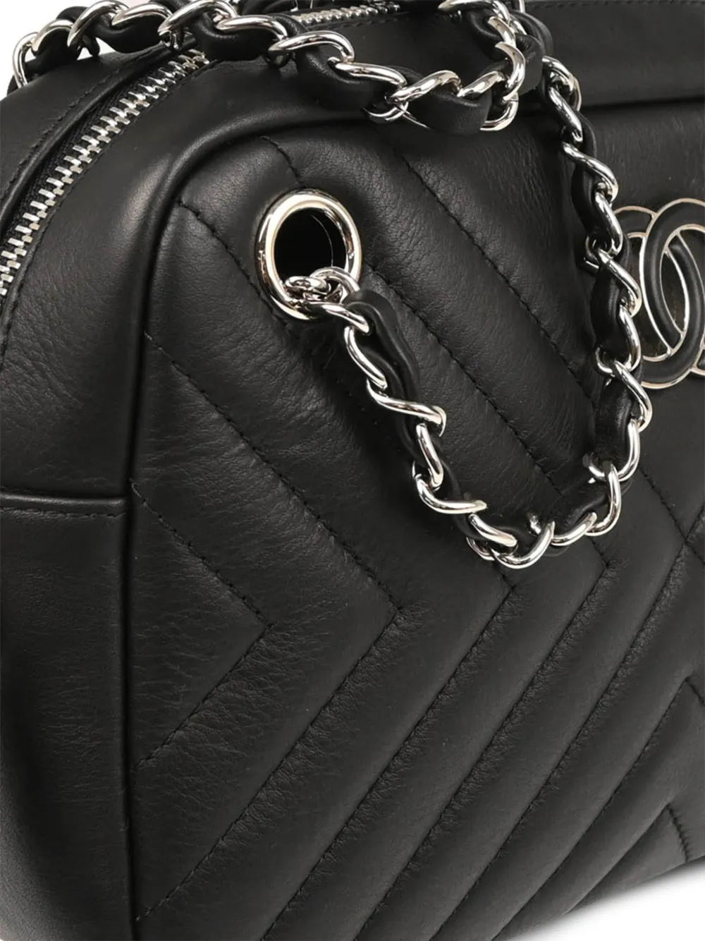 Pre-OwnedCHANEL Pre-Owned2017 small Diagonal Chevron camera bag