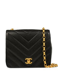Pre-OwnedCHANEL Pre-Owned1992 chevron-quilting shoulder bag