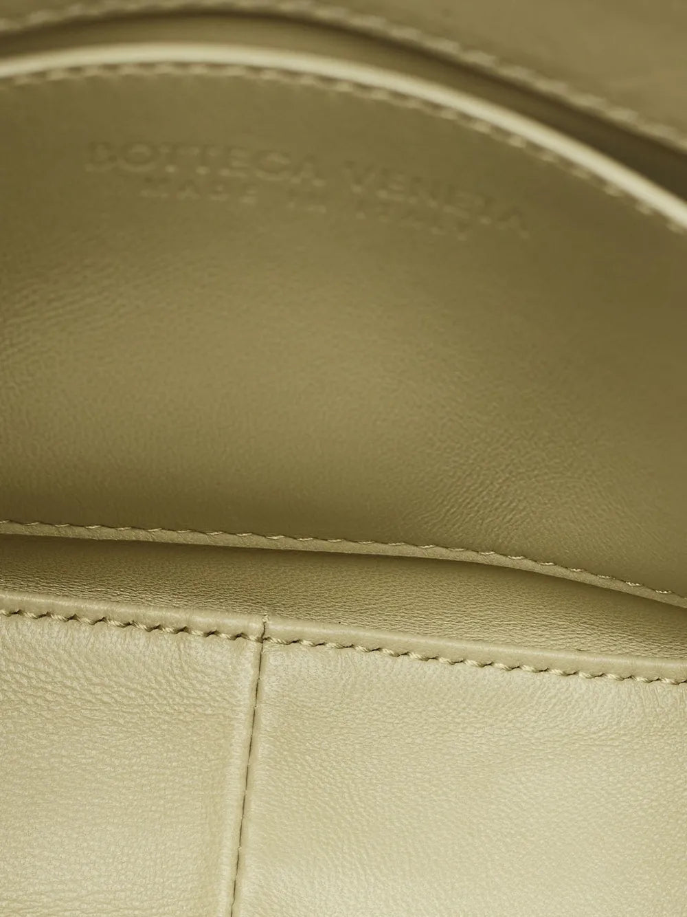 Pre-OwnedBottega Veneta Pre-Owned2024 mini Desiree crossbody bag