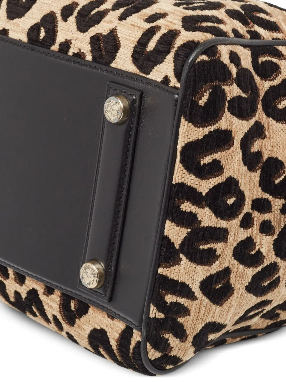 Pre-OwnedLouis Vuitton Pre-OwnedSpeedy leopard velvet tote bag