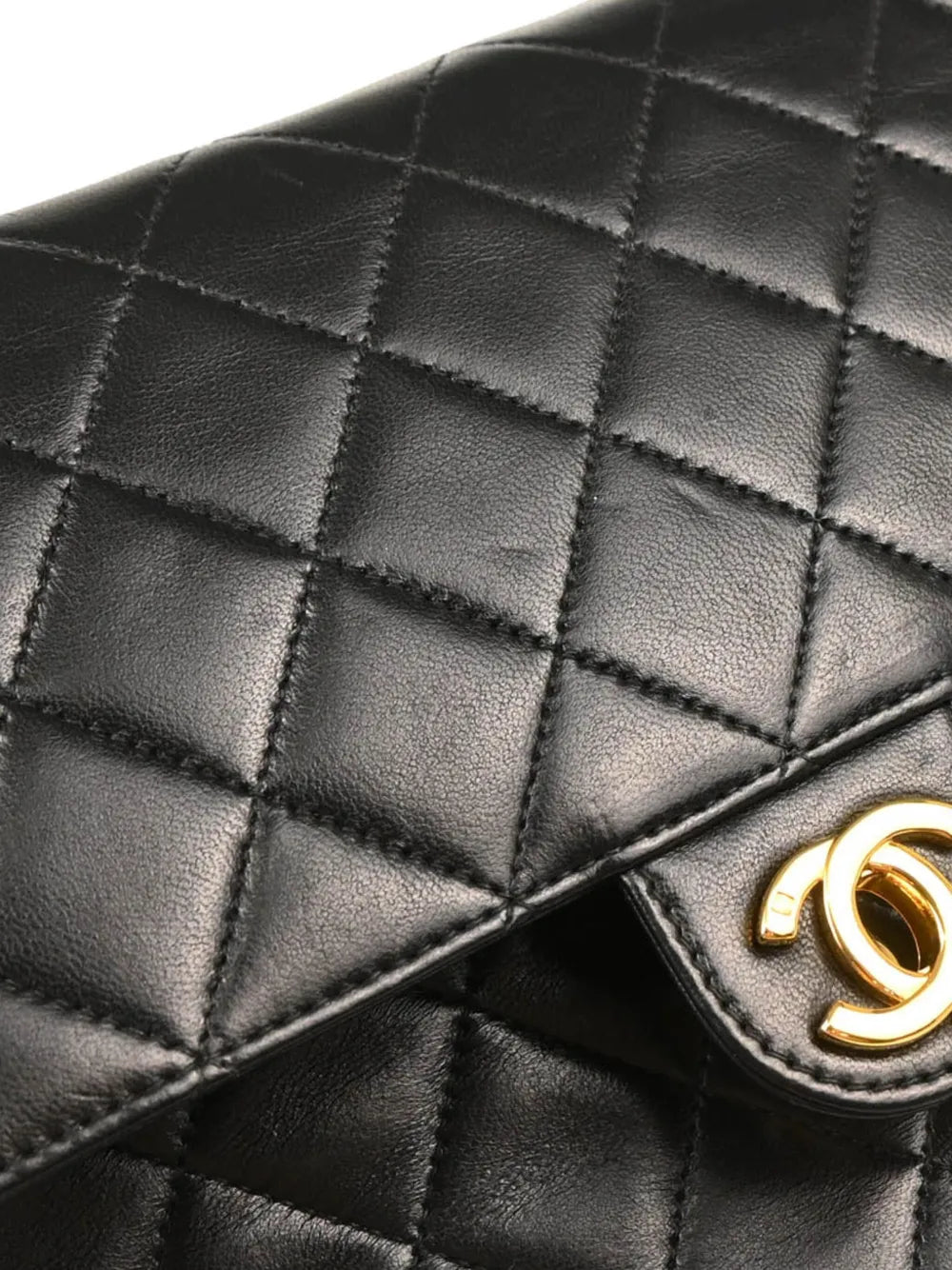 Pre-OwnedCHANEL Pre-Owned2000 medium matelassshoulder bag