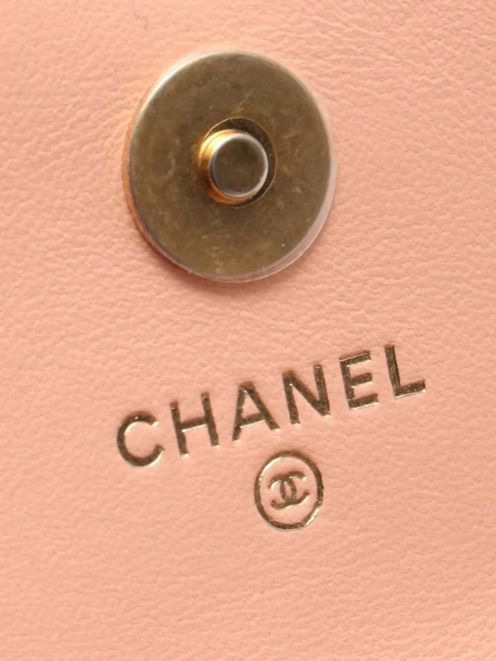 Pre-OwnedCHANEL Pre-Owned2021 Mini Lambskin Pearl Crush Clutch On Chain crossbody bag