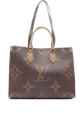 Pre-OwnedLouis Vuitton Pre-Owned2021 On-The-Go MM Monogram Giant Reverse tote bag