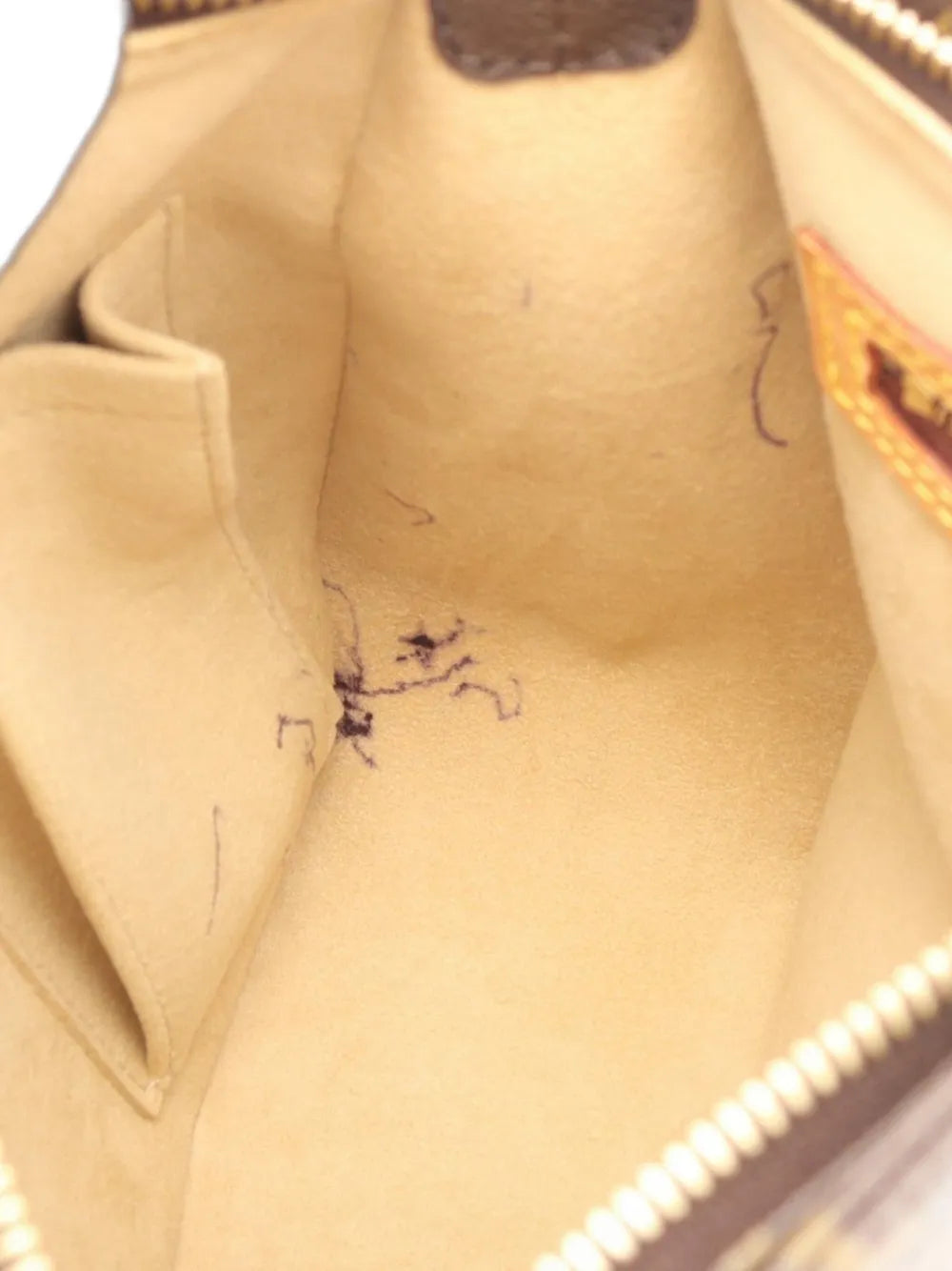 Pre-OwnedLouis Vuitton Pre-Owned2004 Looping MM monogram shoulder bag