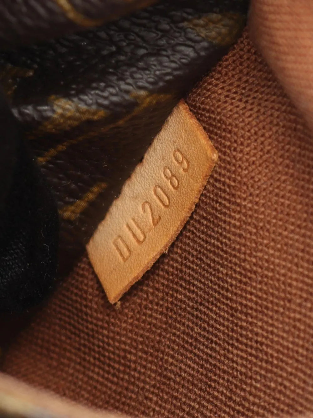 Pre-OwnedLouis Vuitton Pre-OwnedTotally PM monogram tote bag