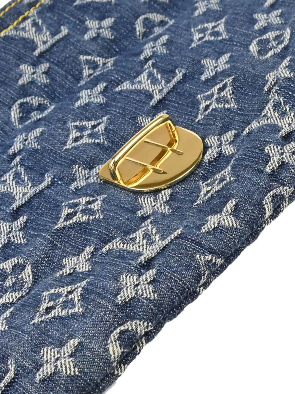 Pre-OwnedLouis Vuitton Pre-Owned2006 Monogram denim clutch bag