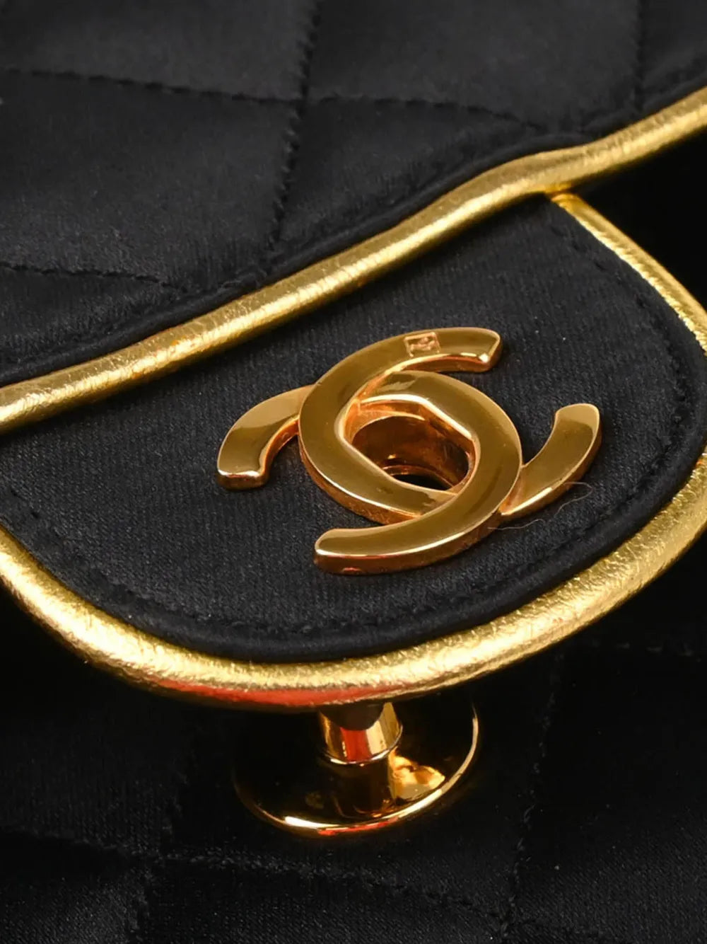 Pre-OwnedCHANEL Pre-Owned1990 mini Classic Square Flap shoulder bag