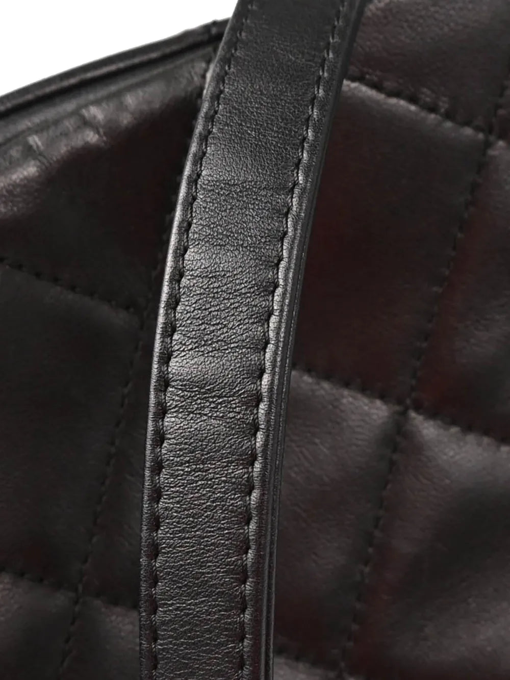 Pre-OwnedCHANEL Pre-Owned2014 patent leather quilted tote bag