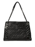 Pre-OwnedCHANEL Pre-Owned2014 patent leather quilted tote bag