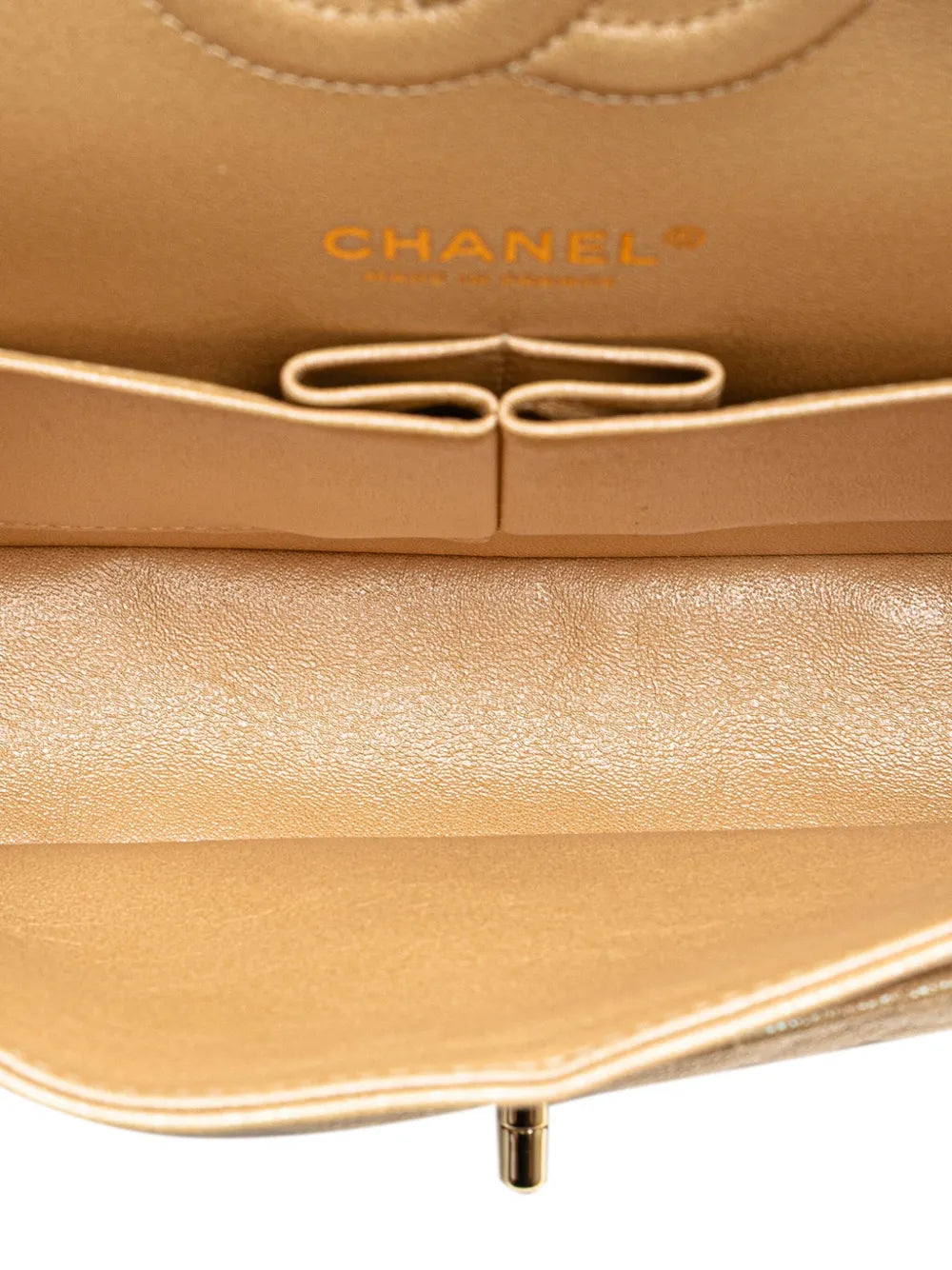 Pre-OwnedCHANEL Pre-Owned2019 Medium Classic Iridescent Caviar Double Flap shoulder bag