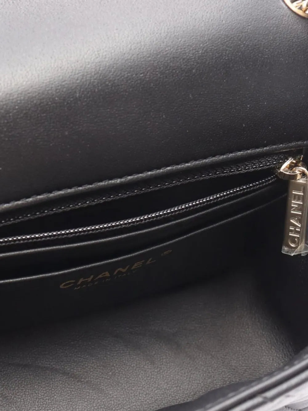 Pre-OwnedCHANEL Pre-Owned2021 mini Classic Flap shoulder bag