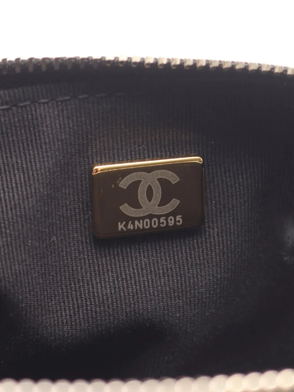 Pre-OwnedCHANEL Pre-Owned2021 matelasse small hobo bag