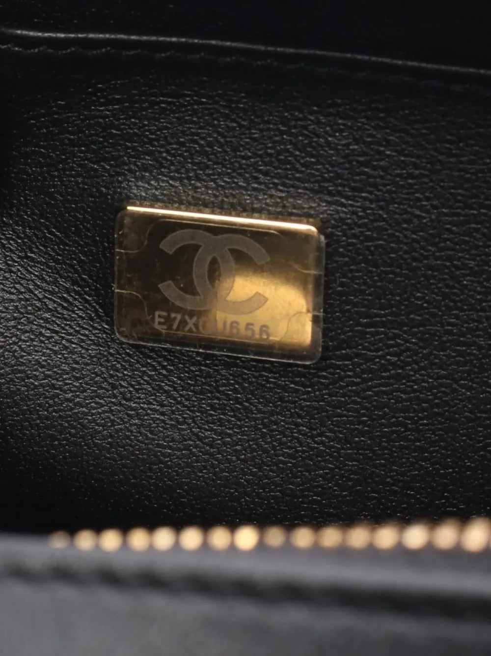 Pre-OwnedCHANEL Pre-Owned2021s small diamond-quilted two-way vanity bag