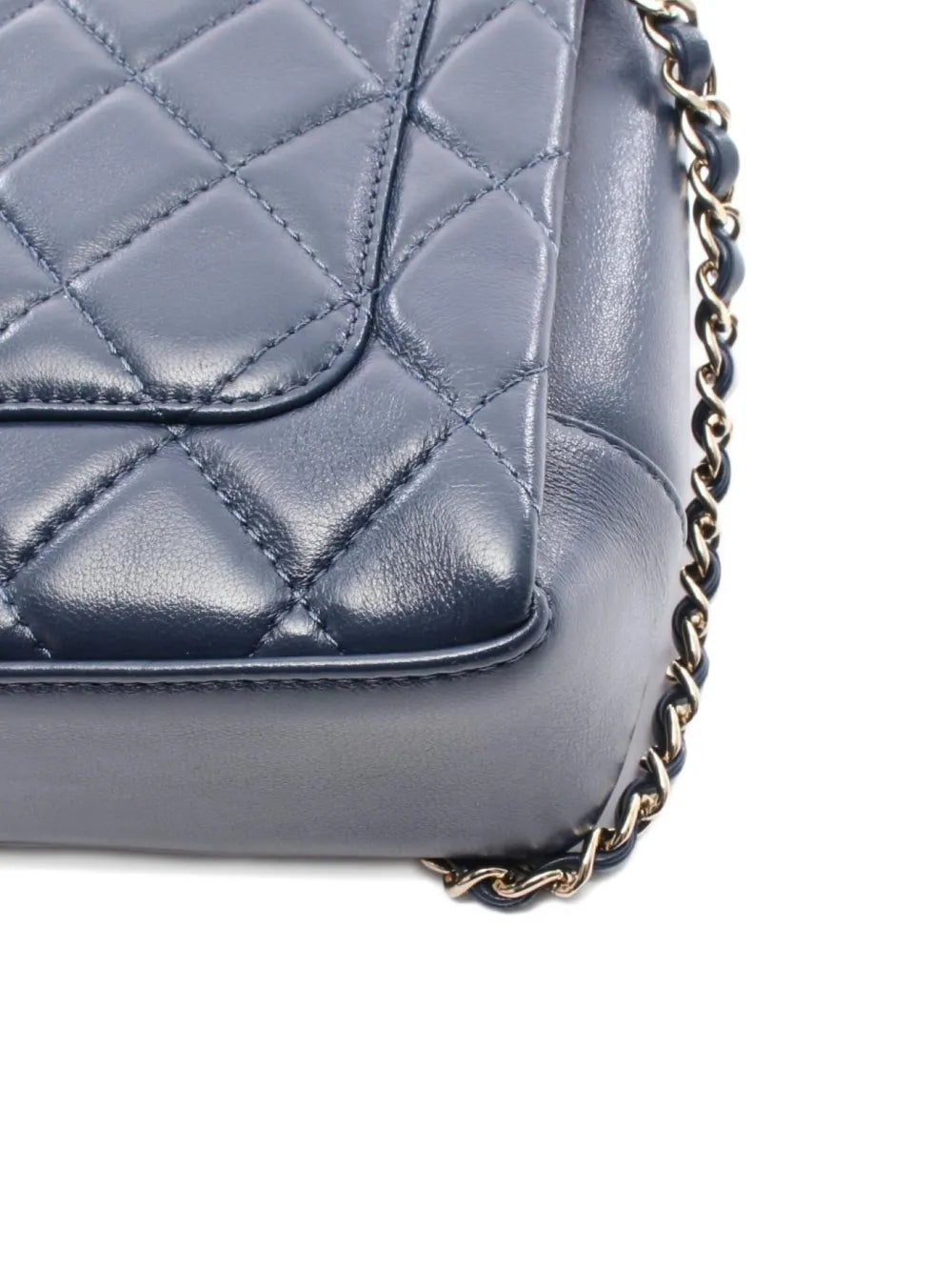 Pre-OwnedCHANEL Pre-Owned2021 Classic Flap two-way handbag