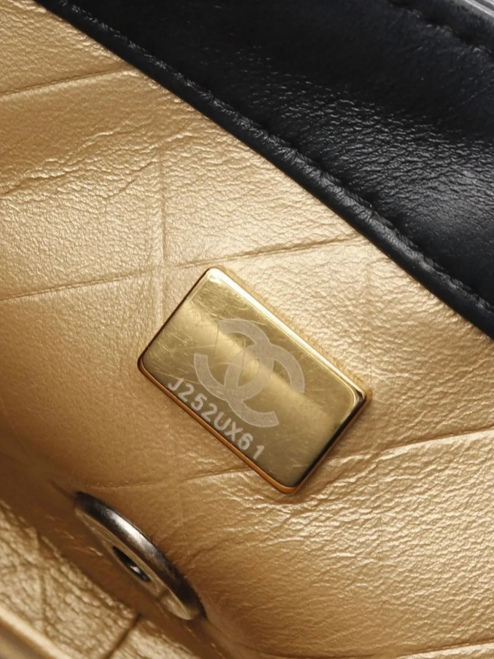 Pre-OwnedCHANEL Pre-Owned2021 matelasschain shoulder bag