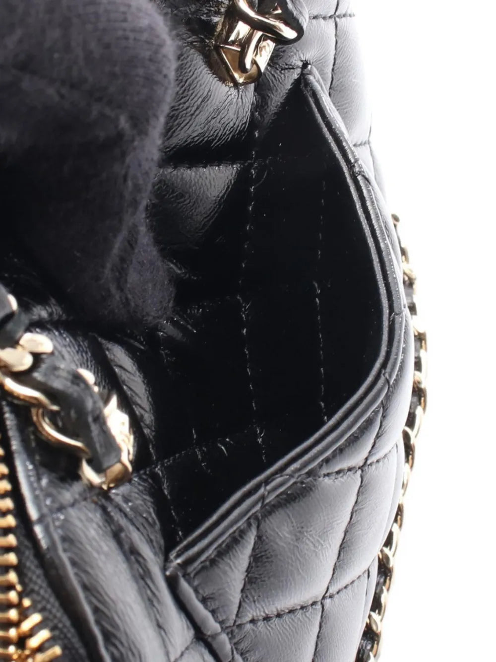 Pre-OwnedCHANEL Pre-Owned2021 quilted chain shoulder bag