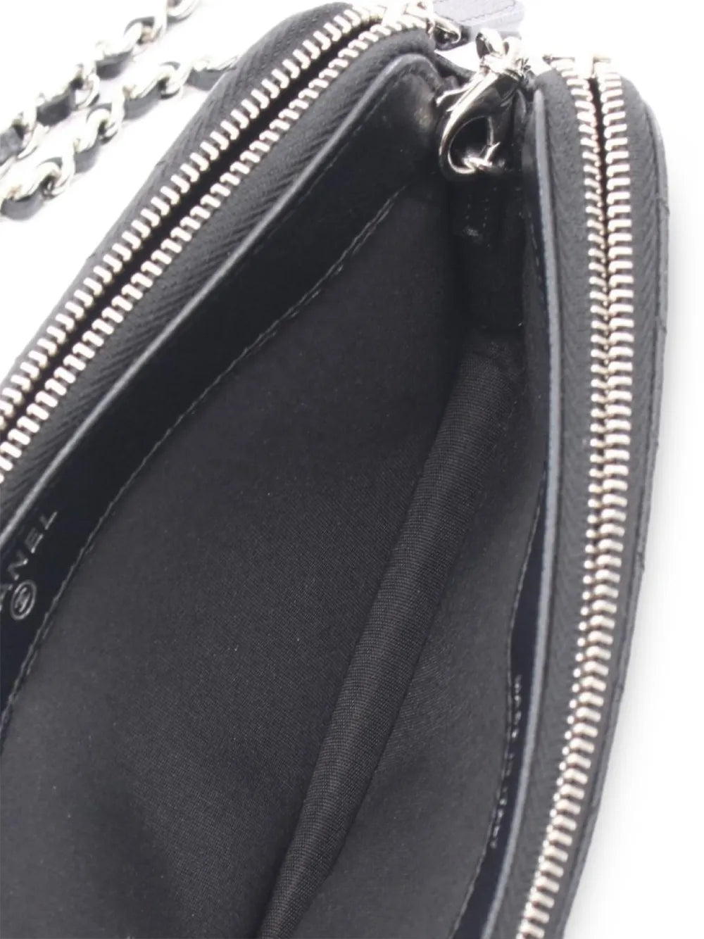 Pre-OwnedCHANEL Pre-Owned2018-2019 W-Zip chain wallet