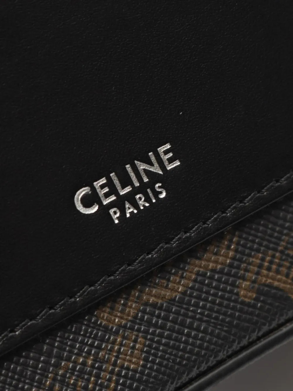 Pre-OwnedCeline Pre-Owned2010s Triomphe-pattern shoulder bag