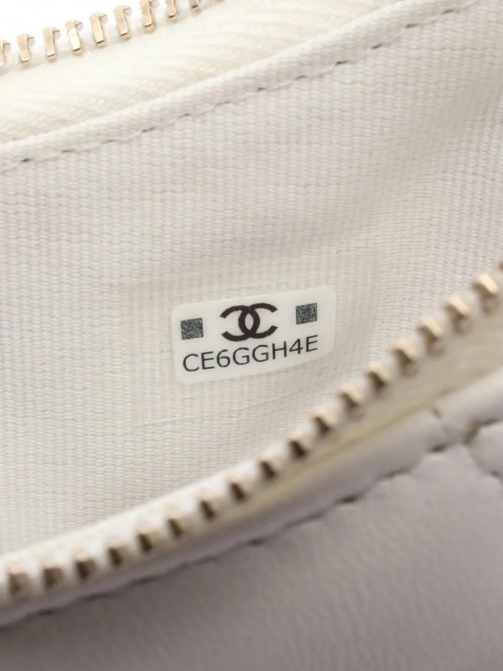 Pre-OwnedCHANEL Pre-Owned2021 small Matelasse shoulder bag