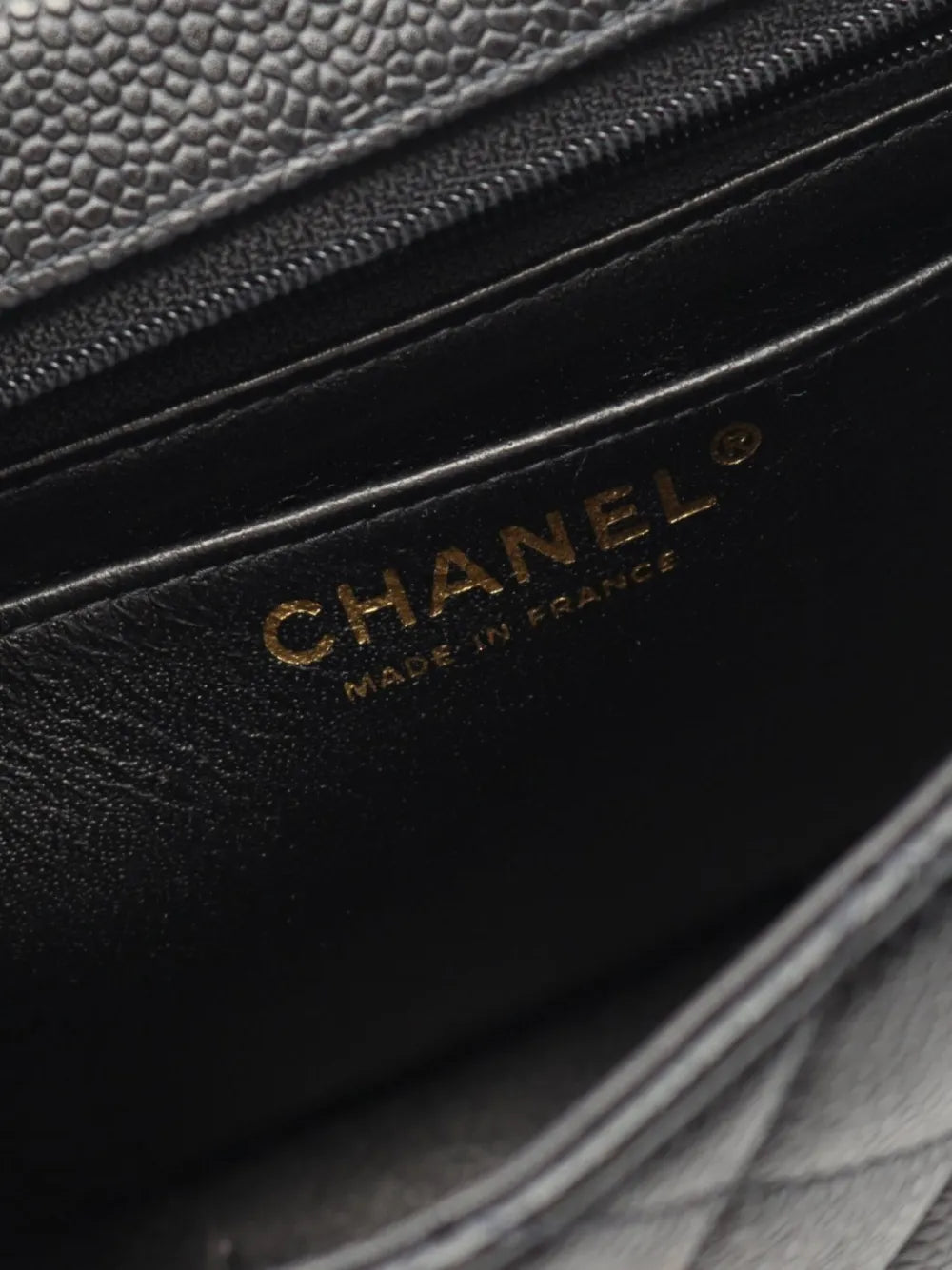 Pre-OwnedCHANEL Pre-Owned2004-2005 mini matelasse chain shoulder bag