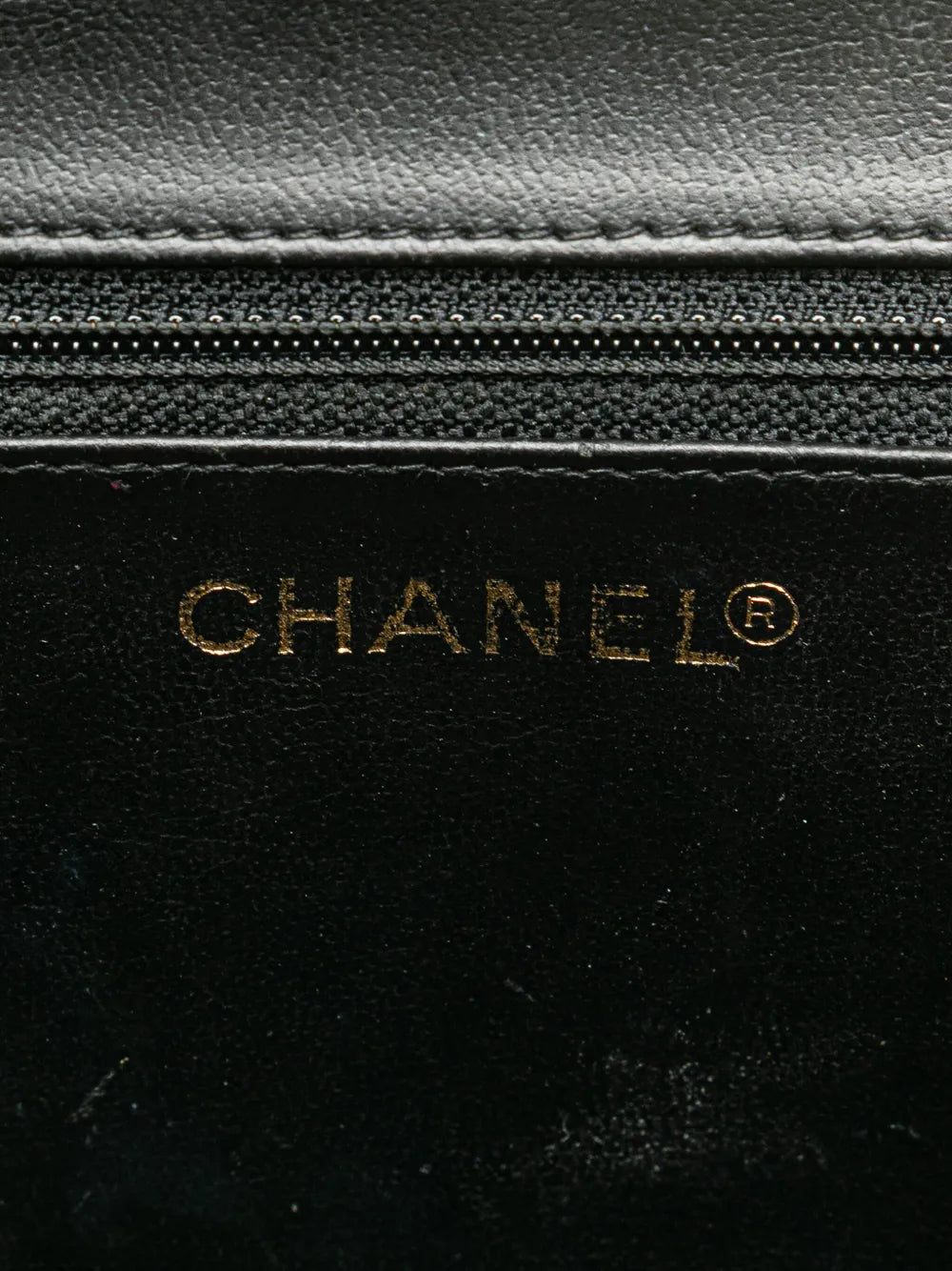 Pre-OwnedCHANEL Pre-Owned1994-1996 CC Stitched Calfskin Turnlock Case vanity bag