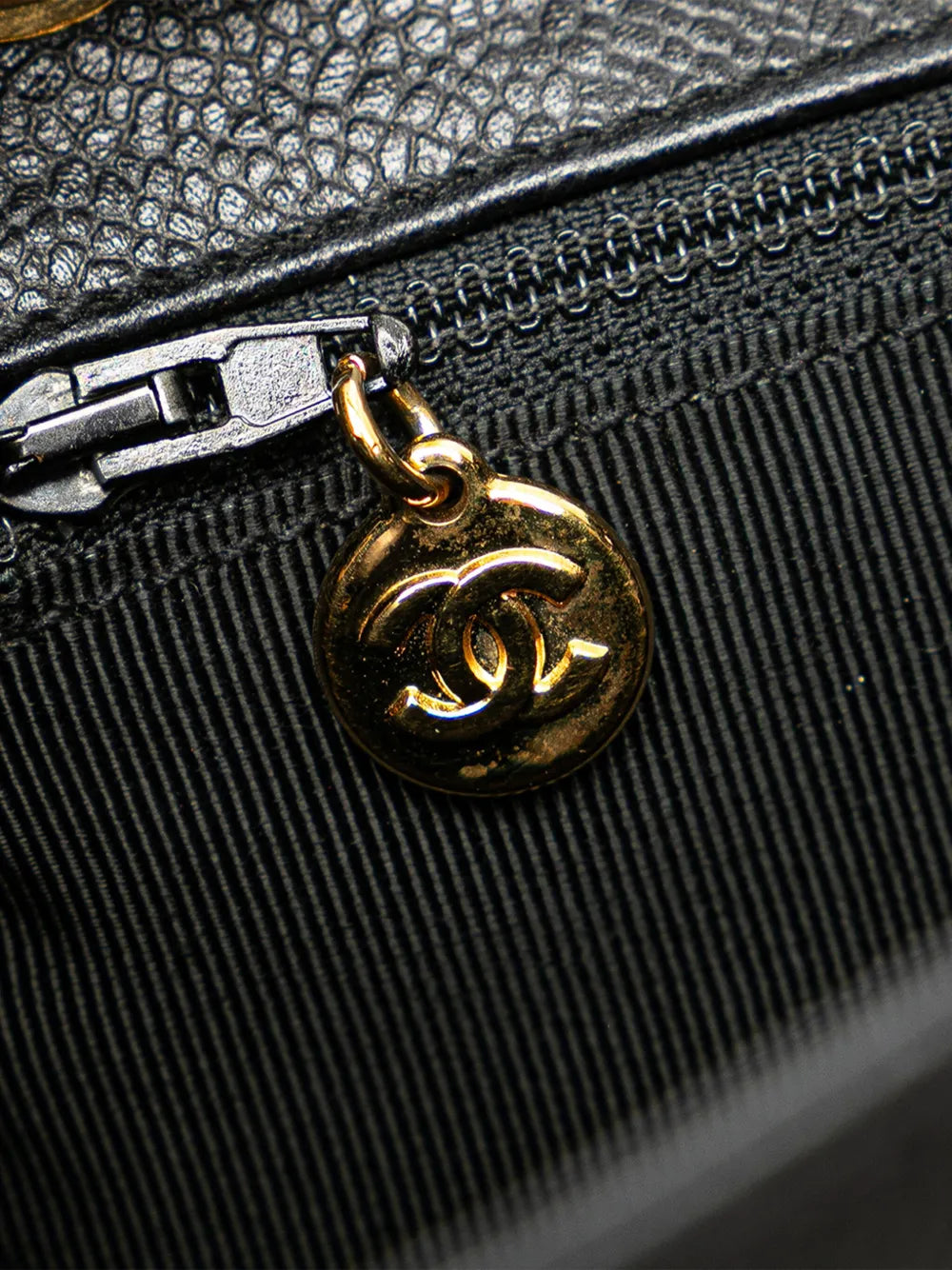 Pre-OwnedCHANEL Pre-Owned1996-1997 Caviar Triple CC backpack