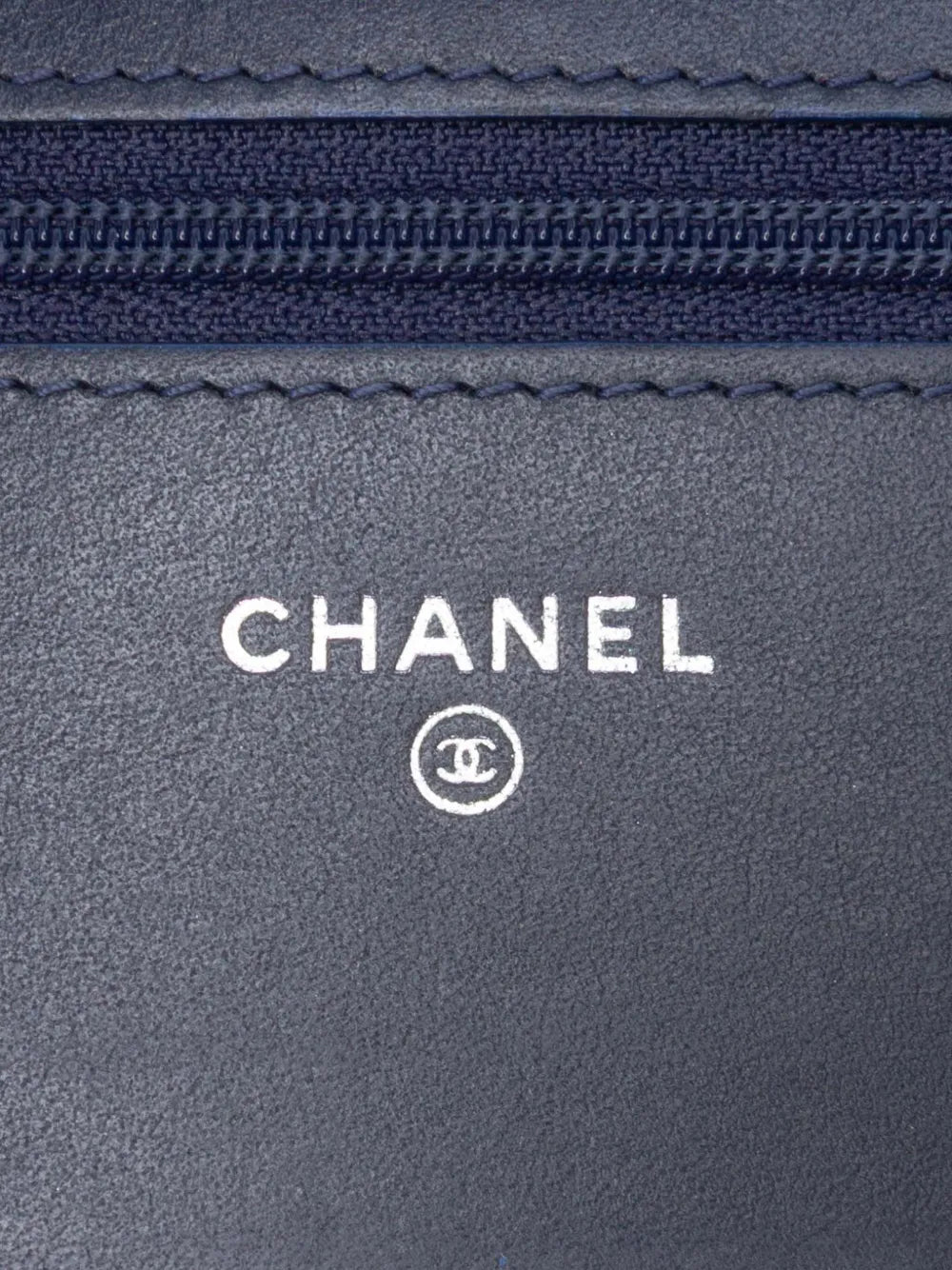 Pre-OwnedCHANEL Pre-Owned2018 Quilted Tweed and Calfskin Gabrielle Wallet On Chain crossbody bag