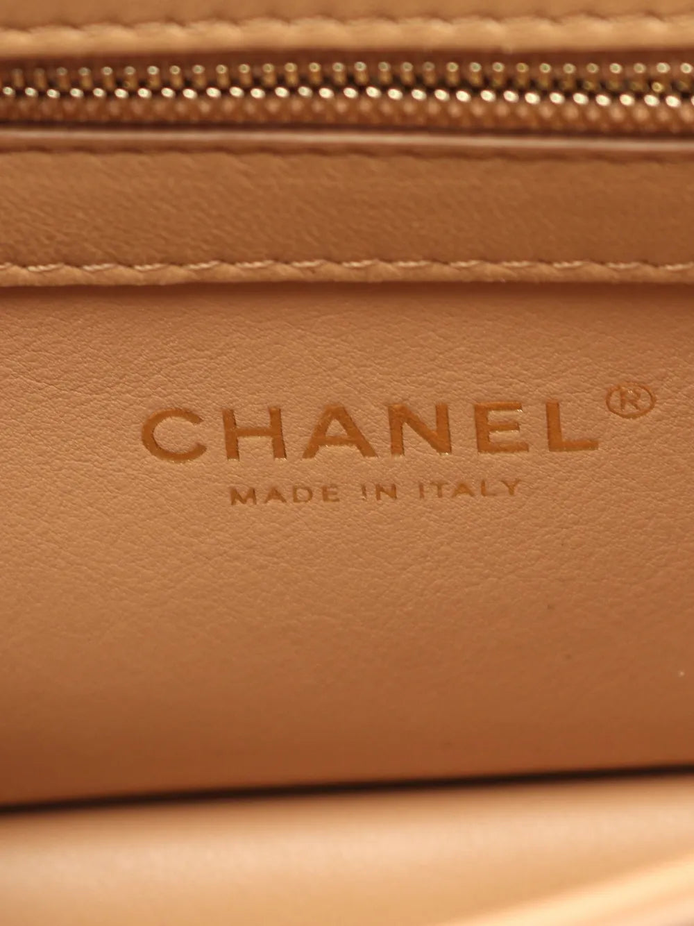 Pre-OwnedCHANEL Pre-Owned2019 matelasse chain shoulder bag