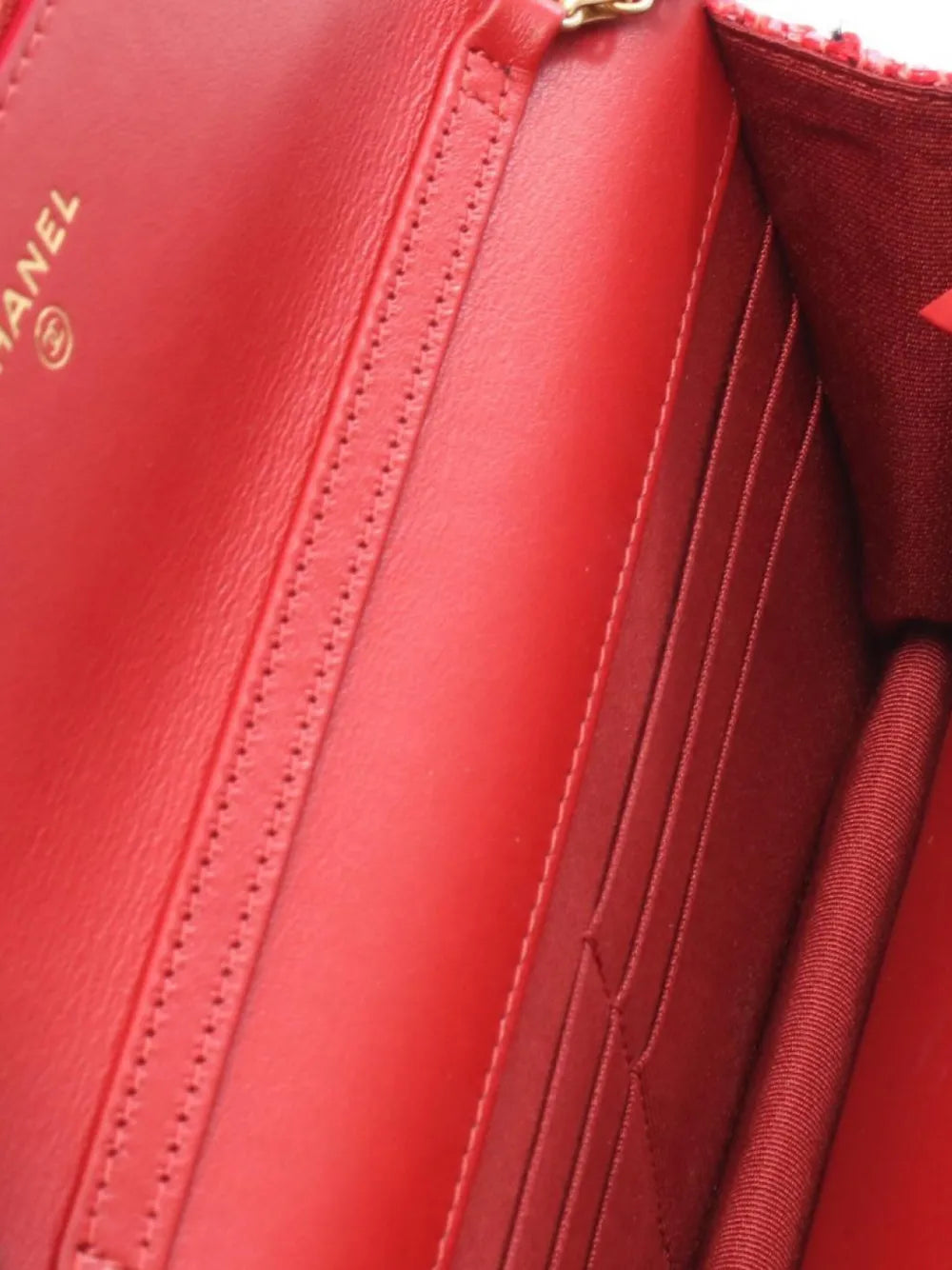 Pre-OwnedCHANEL Pre-Owned2019 2.55 matelasschain wallet