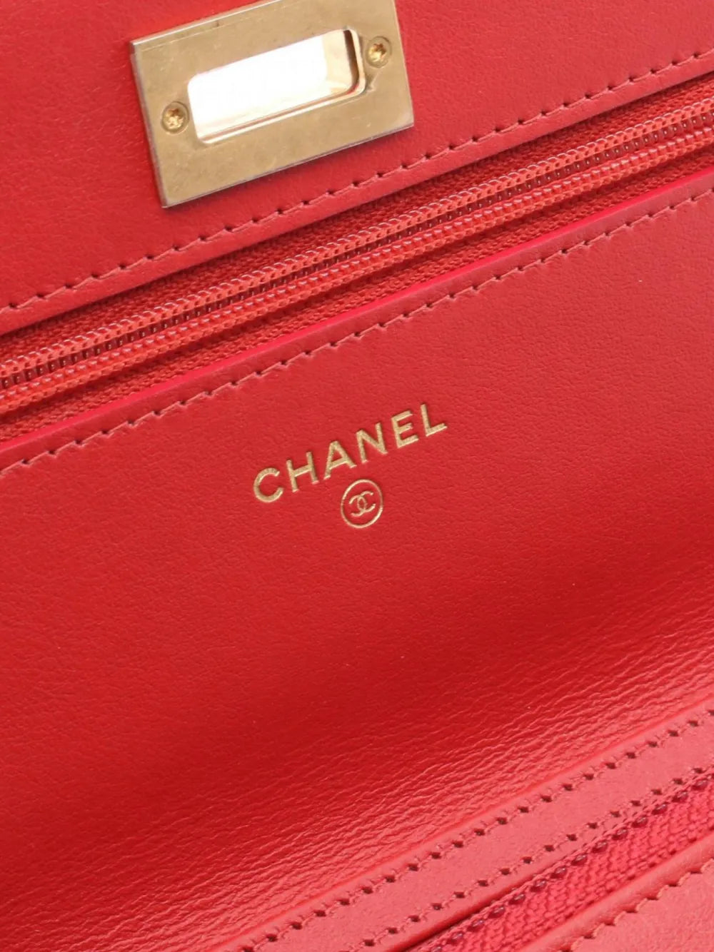 Pre-OwnedCHANEL Pre-Owned2019 2.55 matelasschain wallet