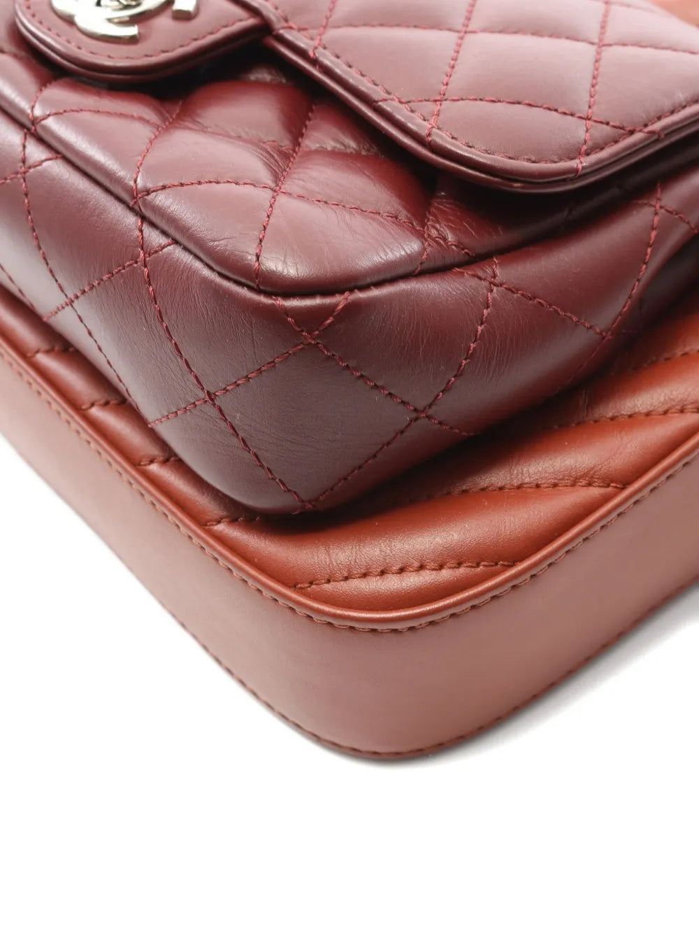 Pre-OwnedCHANEL Pre-Owned2018 chevron-quilted chain shoulder bag